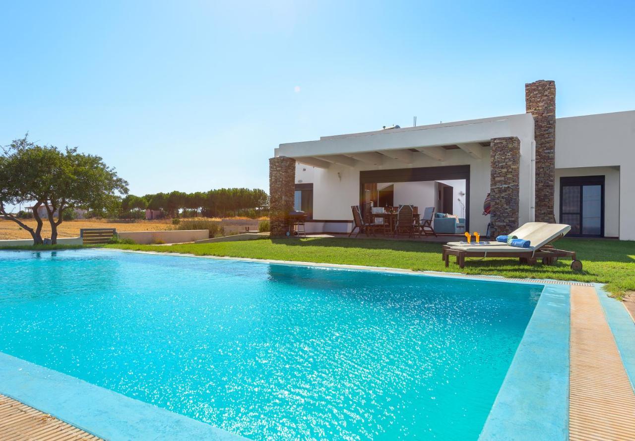 Cristelia Seafront & Pool Villa 라카니아 외부 사진